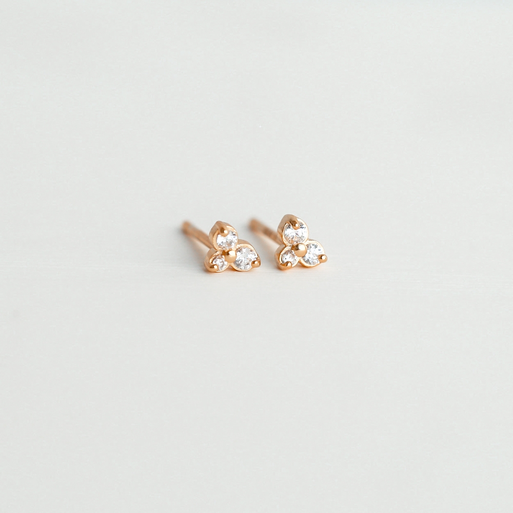 Studs LILY